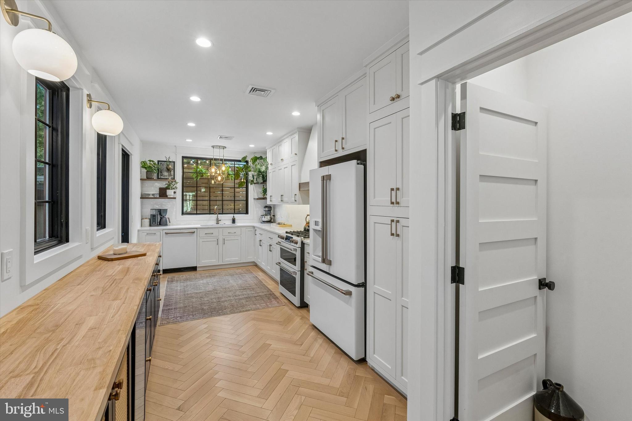 GRADUATE HOSPITAL - Residential