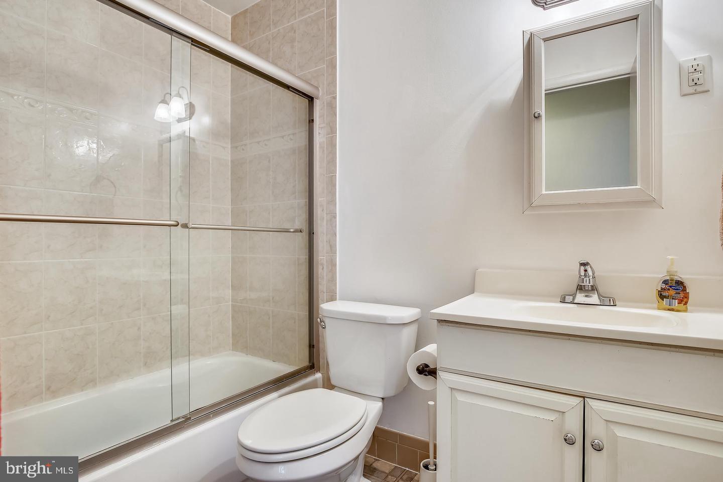 WOODBURN VILLAGE - Residential Lease