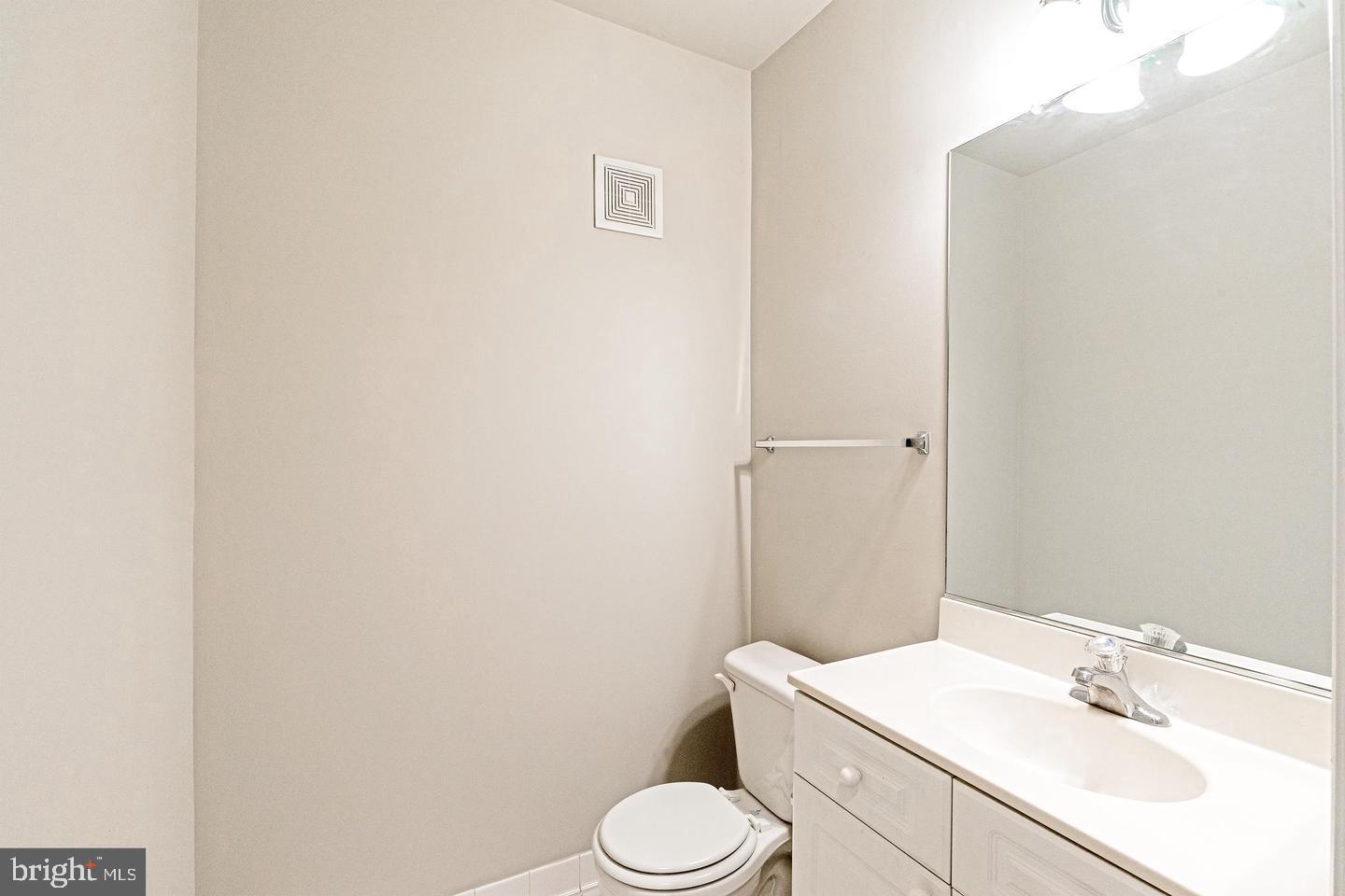 WOODBURN VILLAGE - Residential Lease