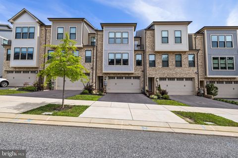 218 HICKORY HOLLOW COURT COCKEYSVILLE MD 21030