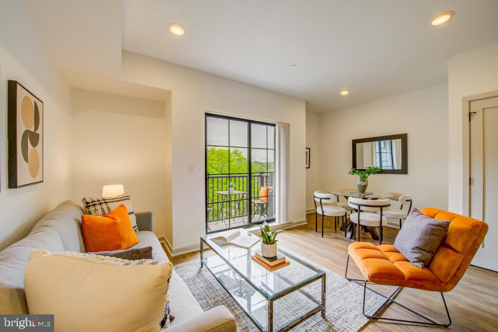 5001 UMBRIA STREET P203