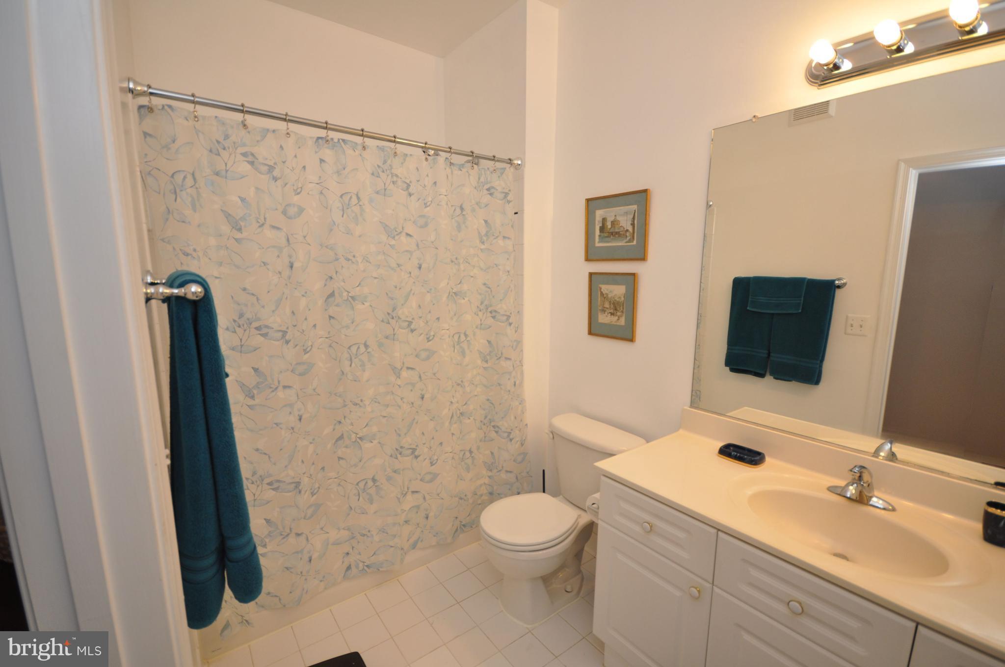 CHRISTOPHER AT CEDAR LAKES - Residential Lease