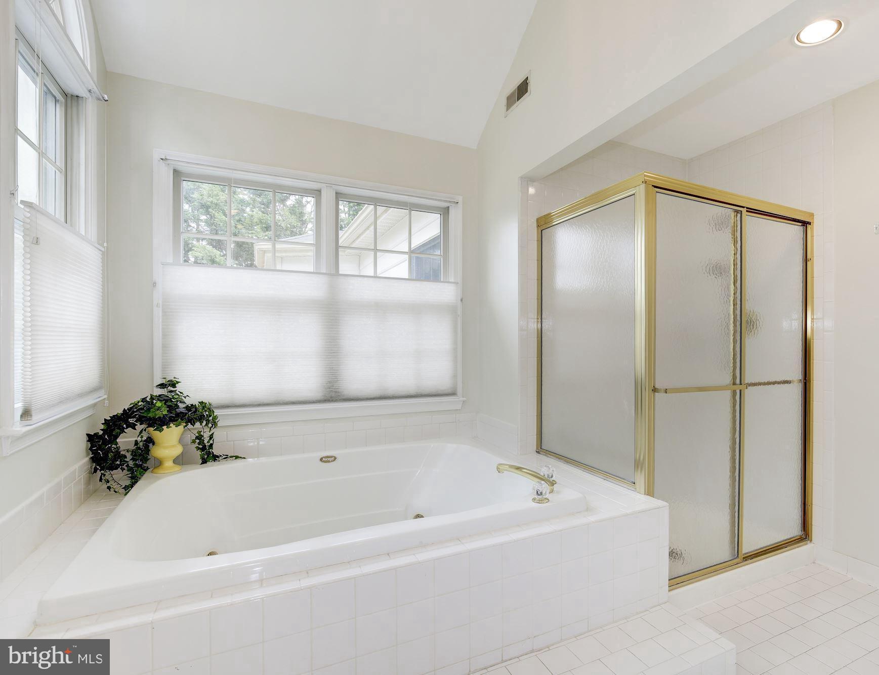 ROSE HILL FALLS - Residential