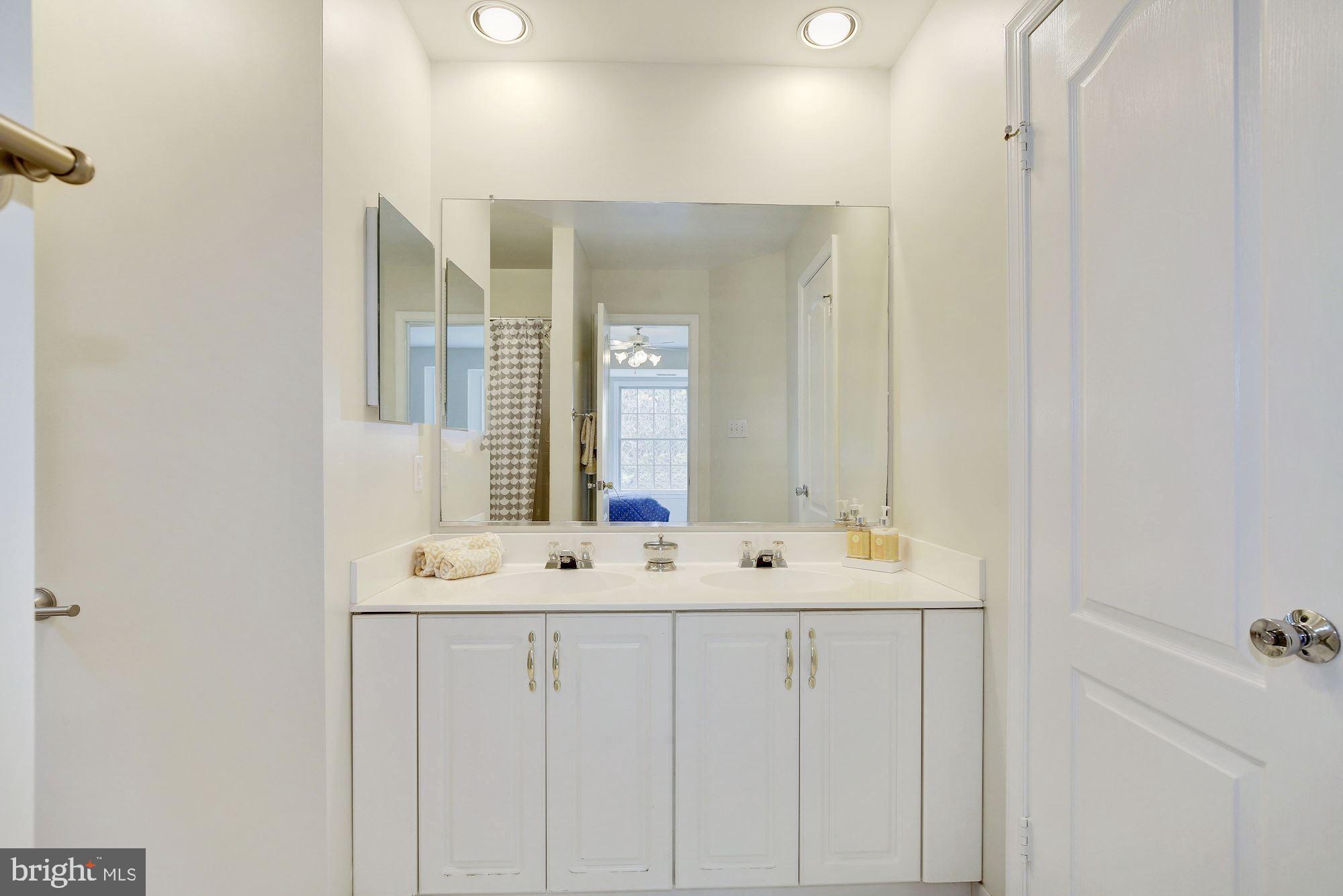 ROSE HILL FALLS - Residential