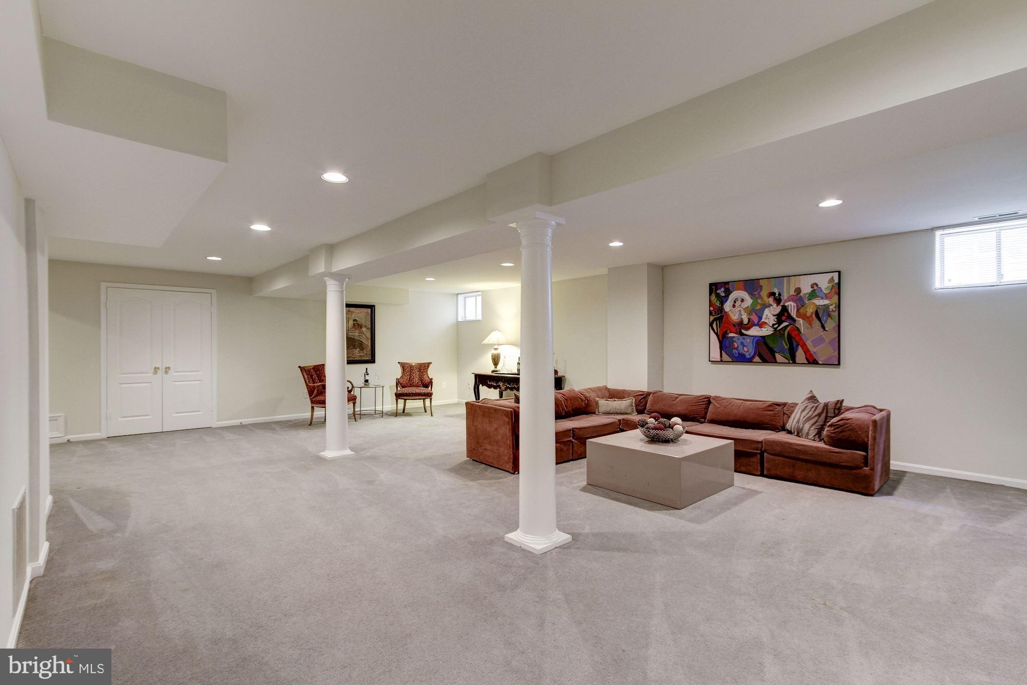 ROSE HILL FALLS - Residential