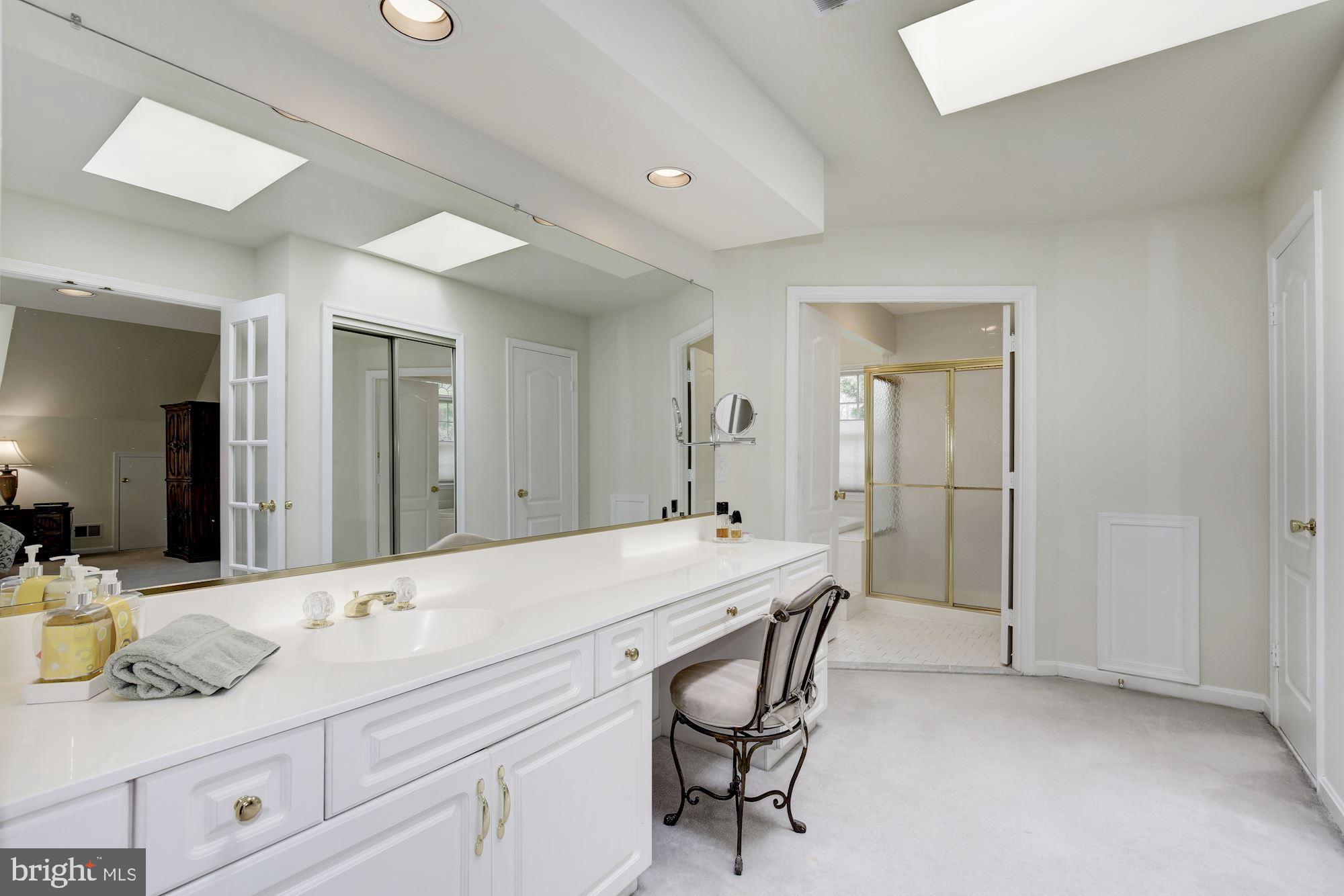 ROSE HILL FALLS - Residential