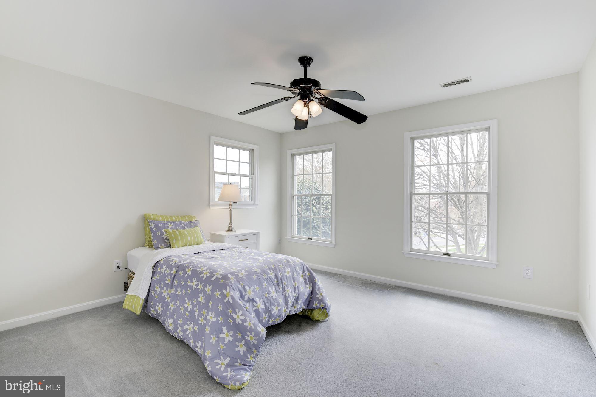 ROSE HILL FALLS - Residential