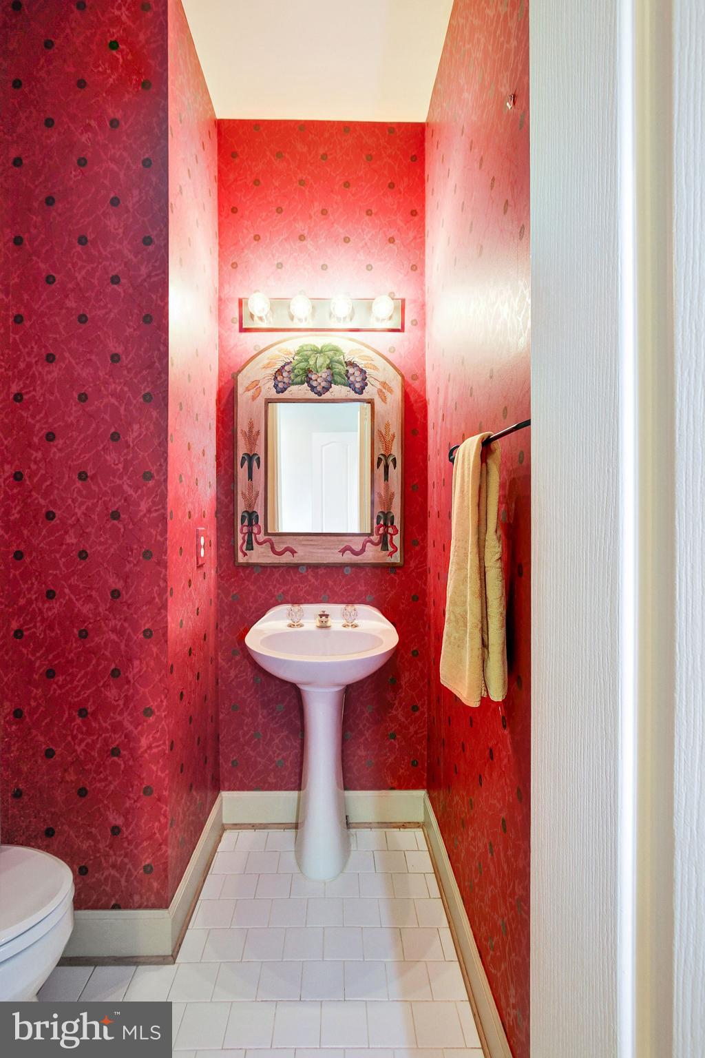 ROSE HILL FALLS - Residential