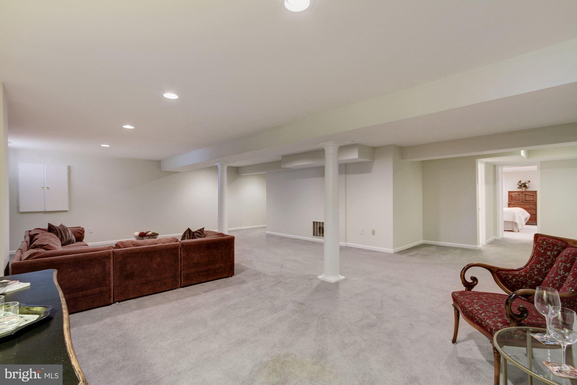 ROSE HILL FALLS - Residential