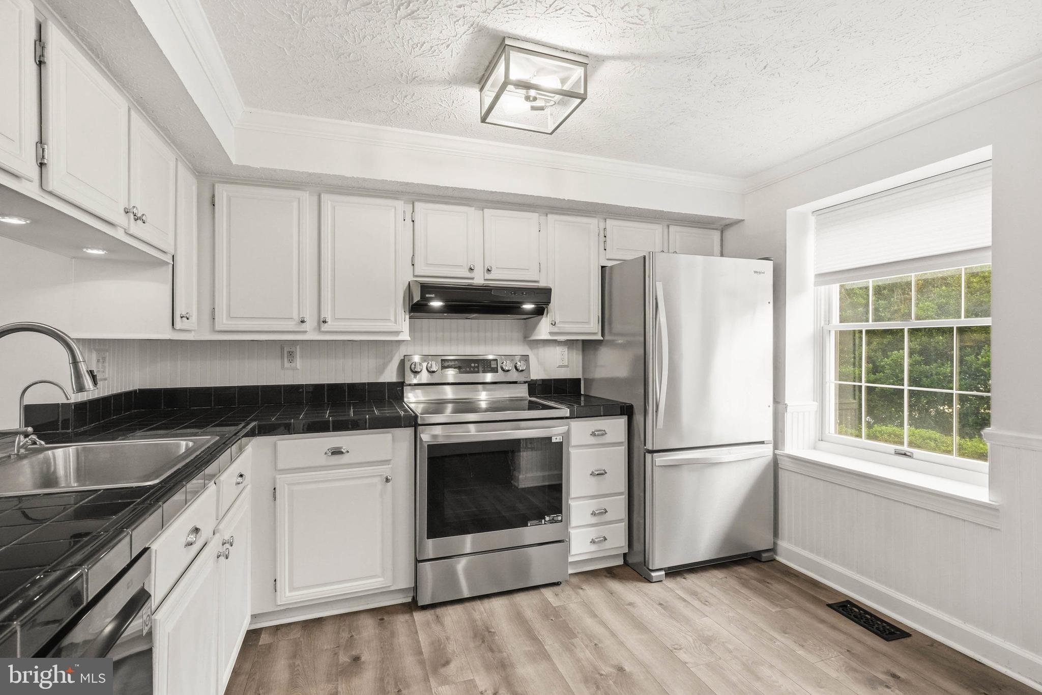 8273 MARY LEE LANE