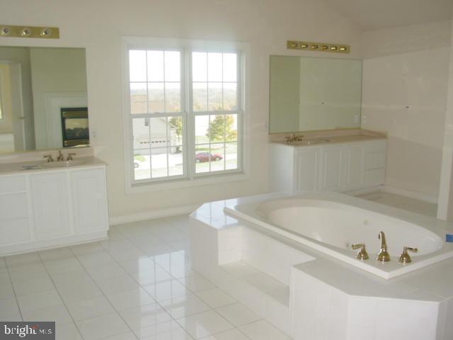 GARSTLYNN OVERLOOK - Residential