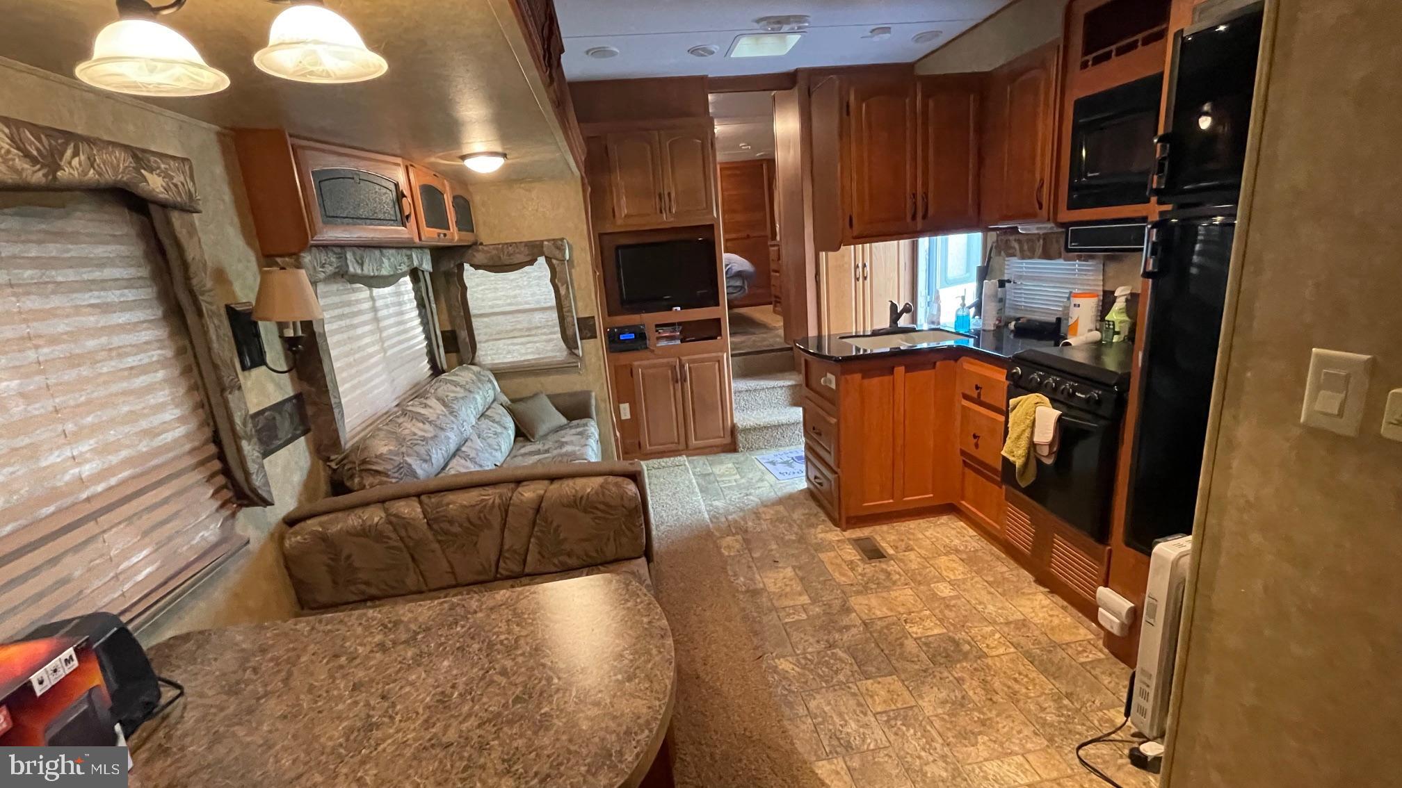 WHITETAIL MOUNTAIN - Land