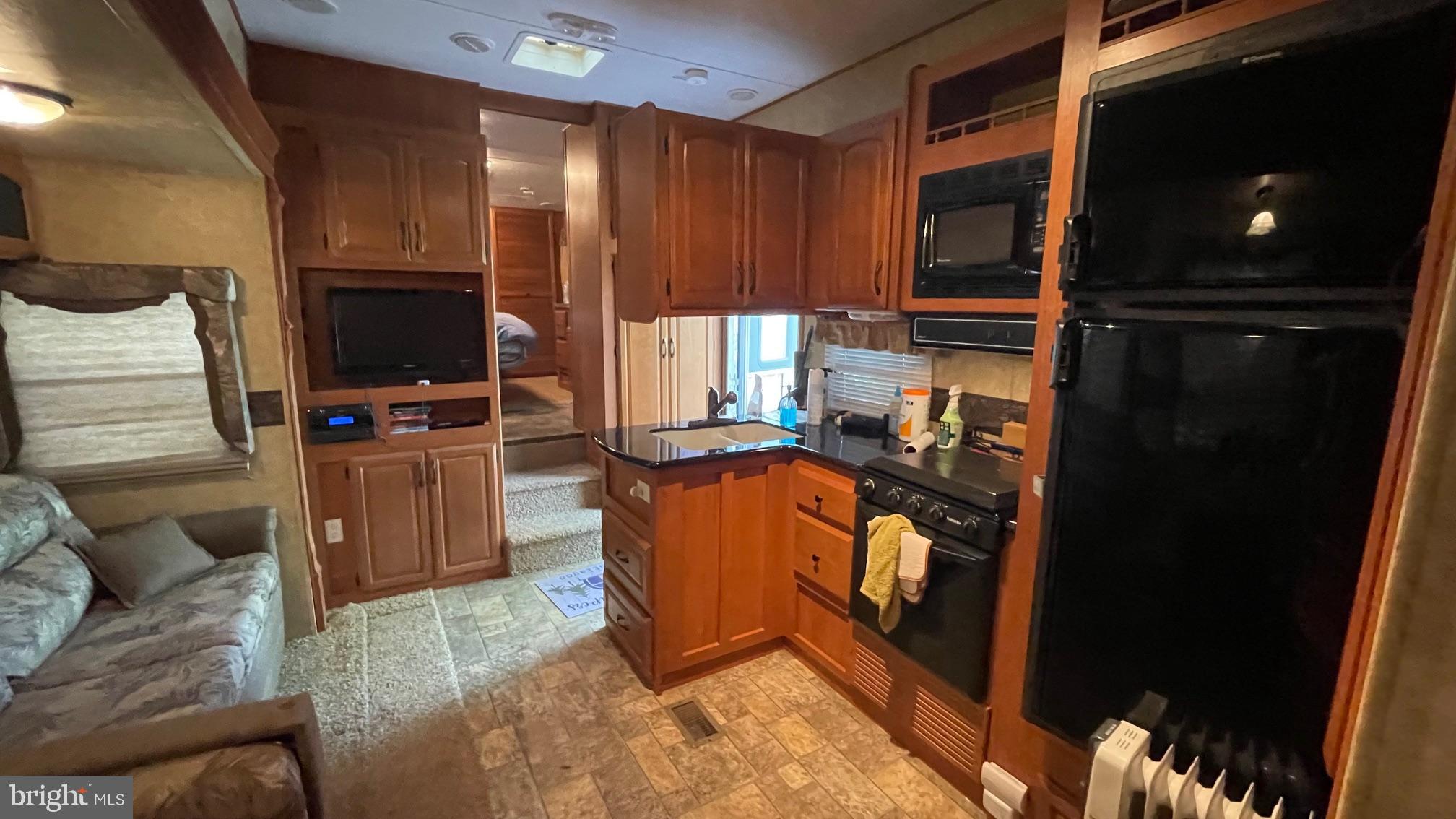 WHITETAIL MOUNTAIN - Land