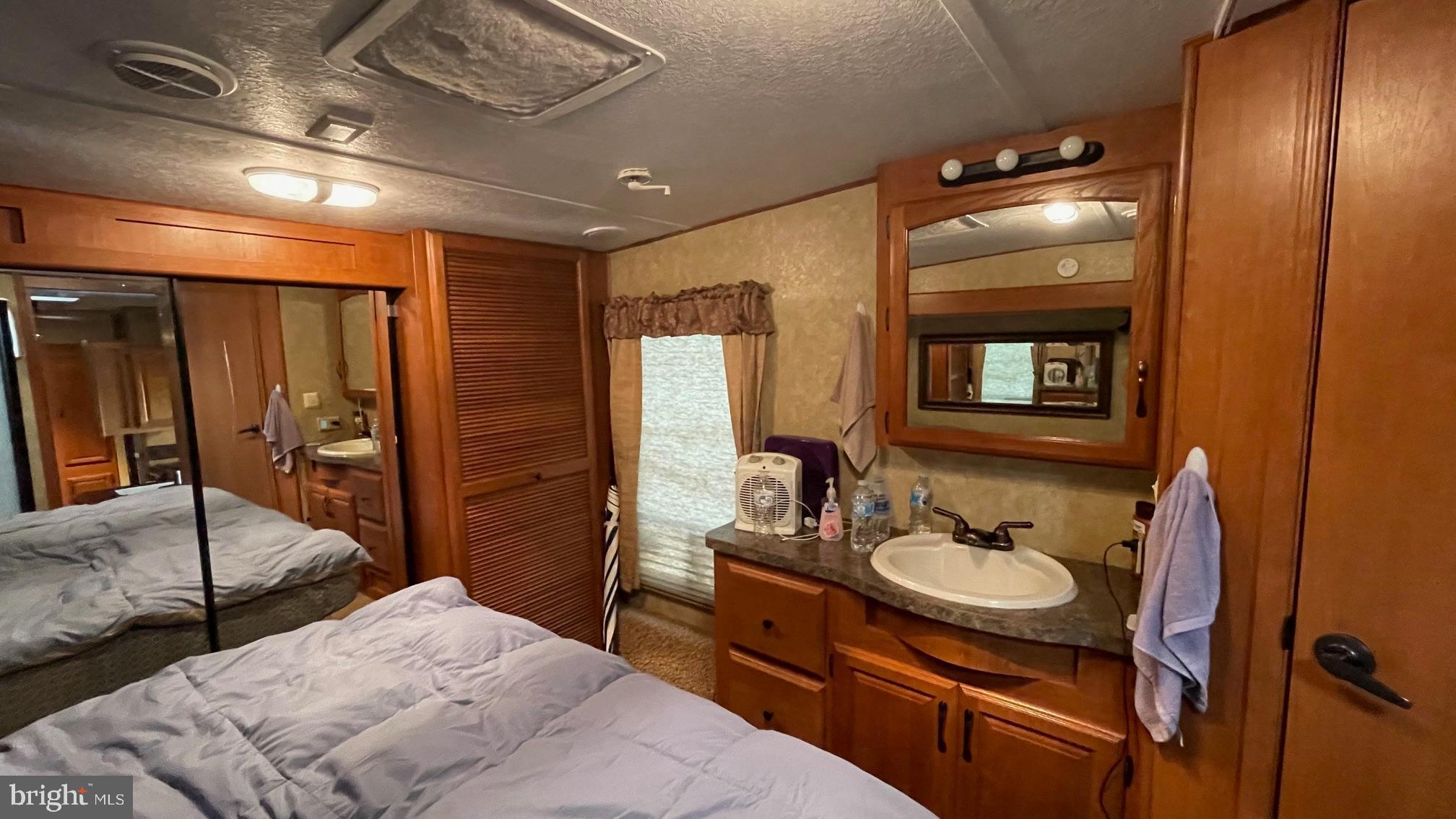 WHITETAIL MOUNTAIN - Land