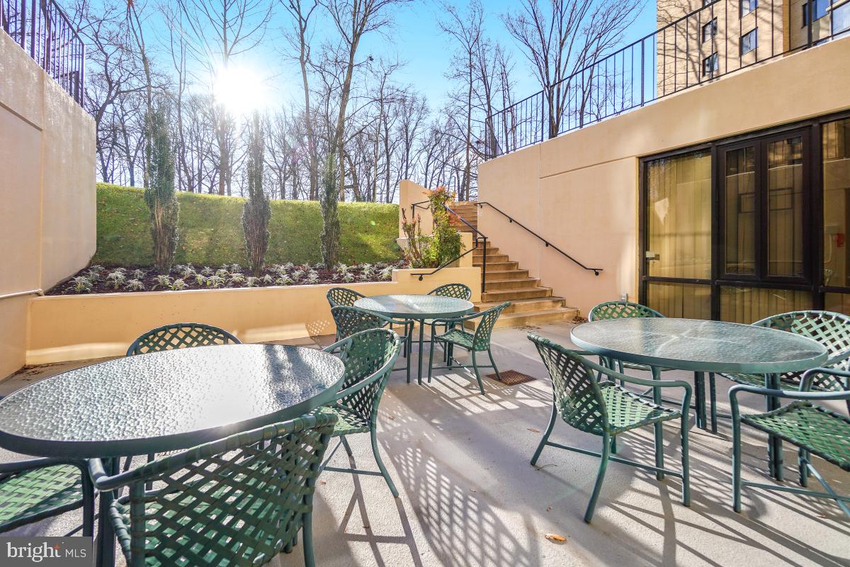 FAIRWAYS NORTH - Residential