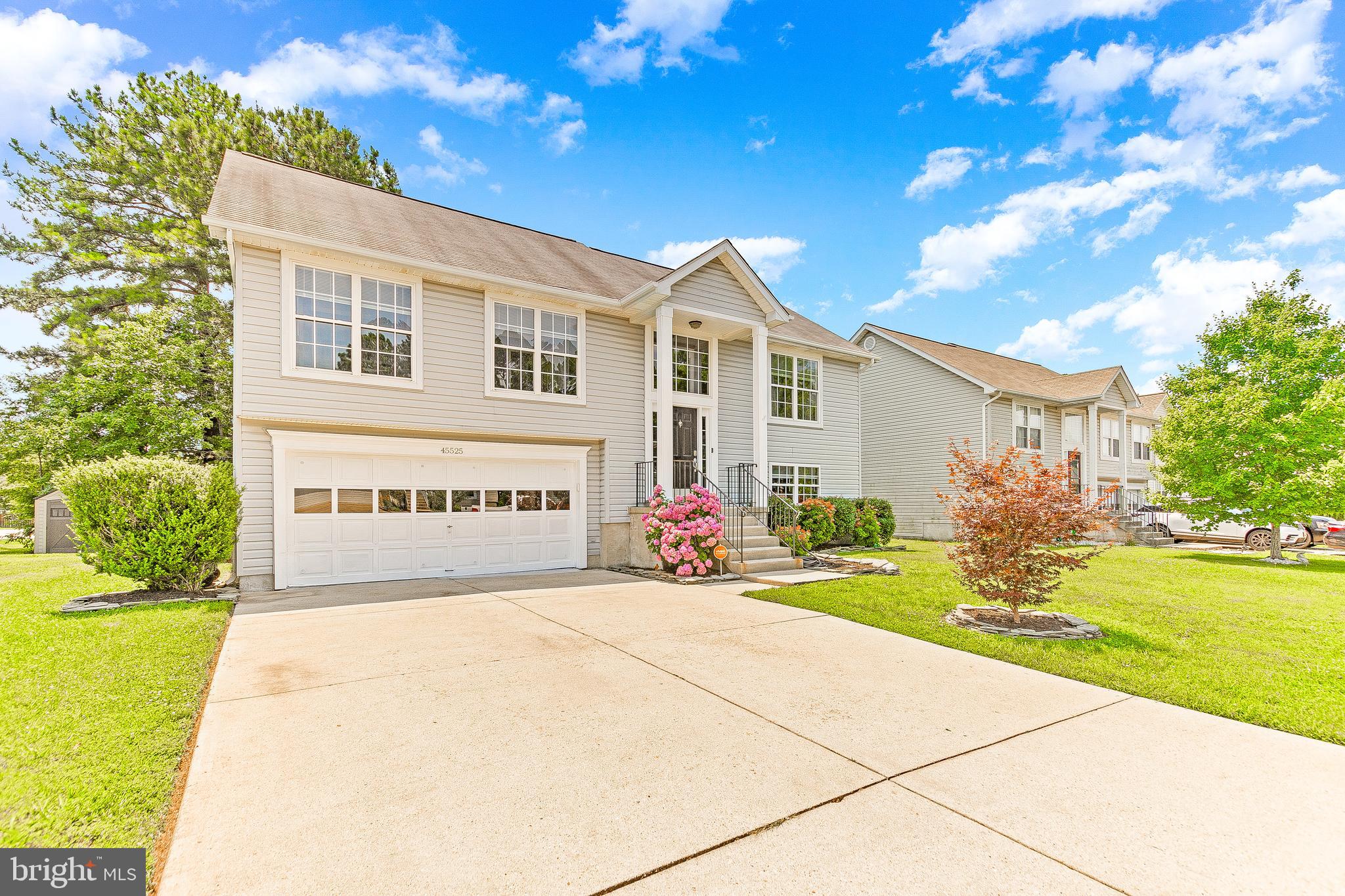 HICKORY HILLS - Residential