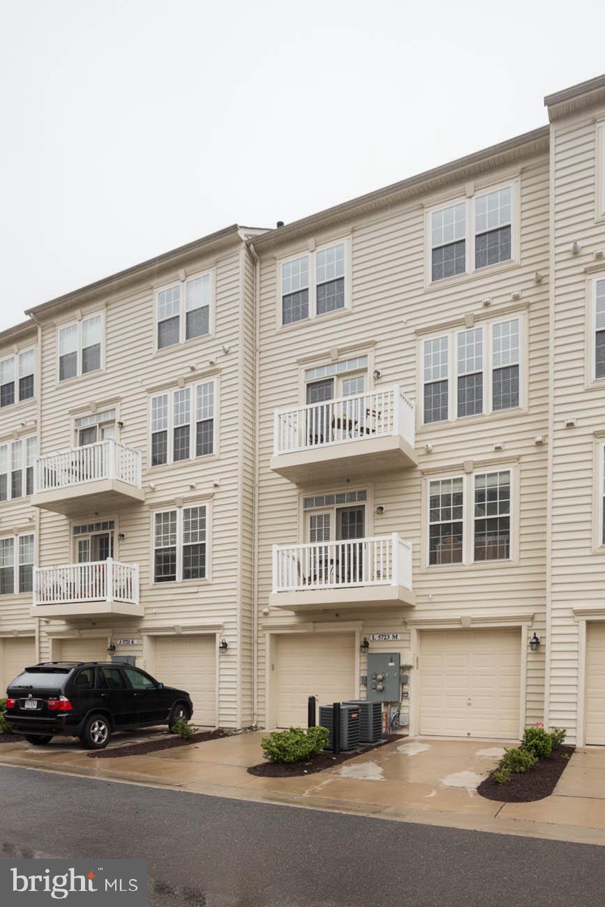 RESIDENCES AT SULLIVAN - Residential Lease