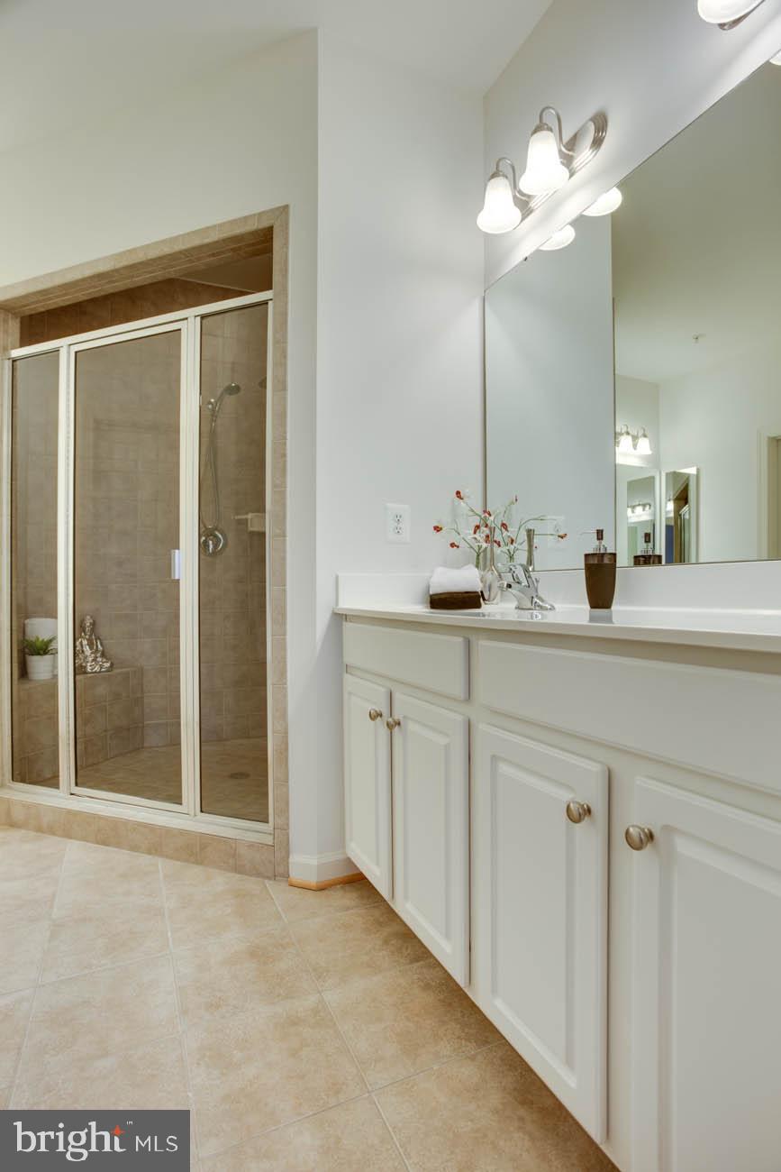 RESIDENCES AT SULLIVAN - Residential Lease