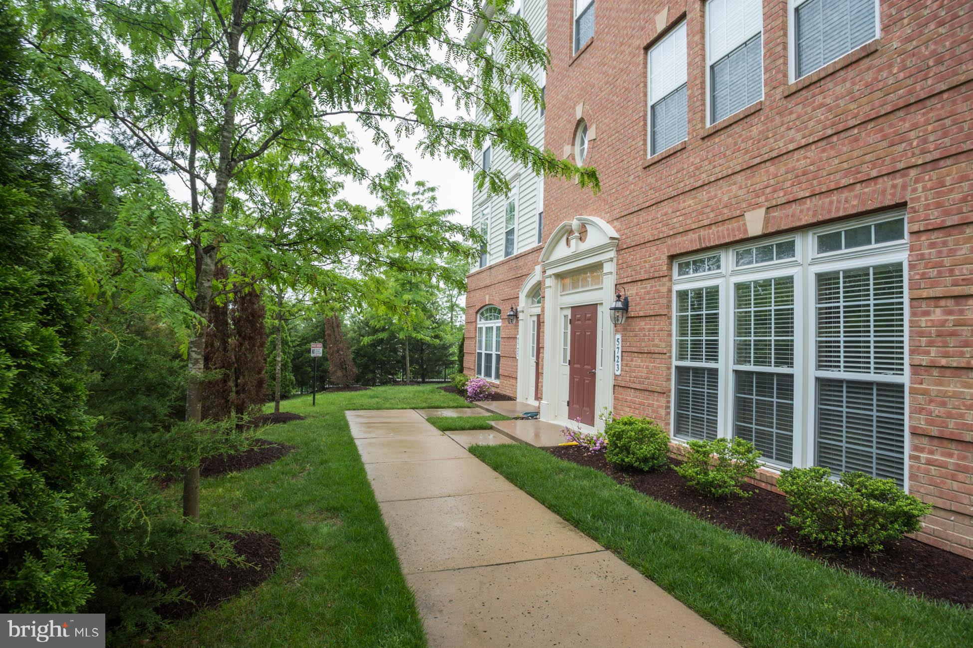 RESIDENCES AT SULLIVAN - Residential Lease