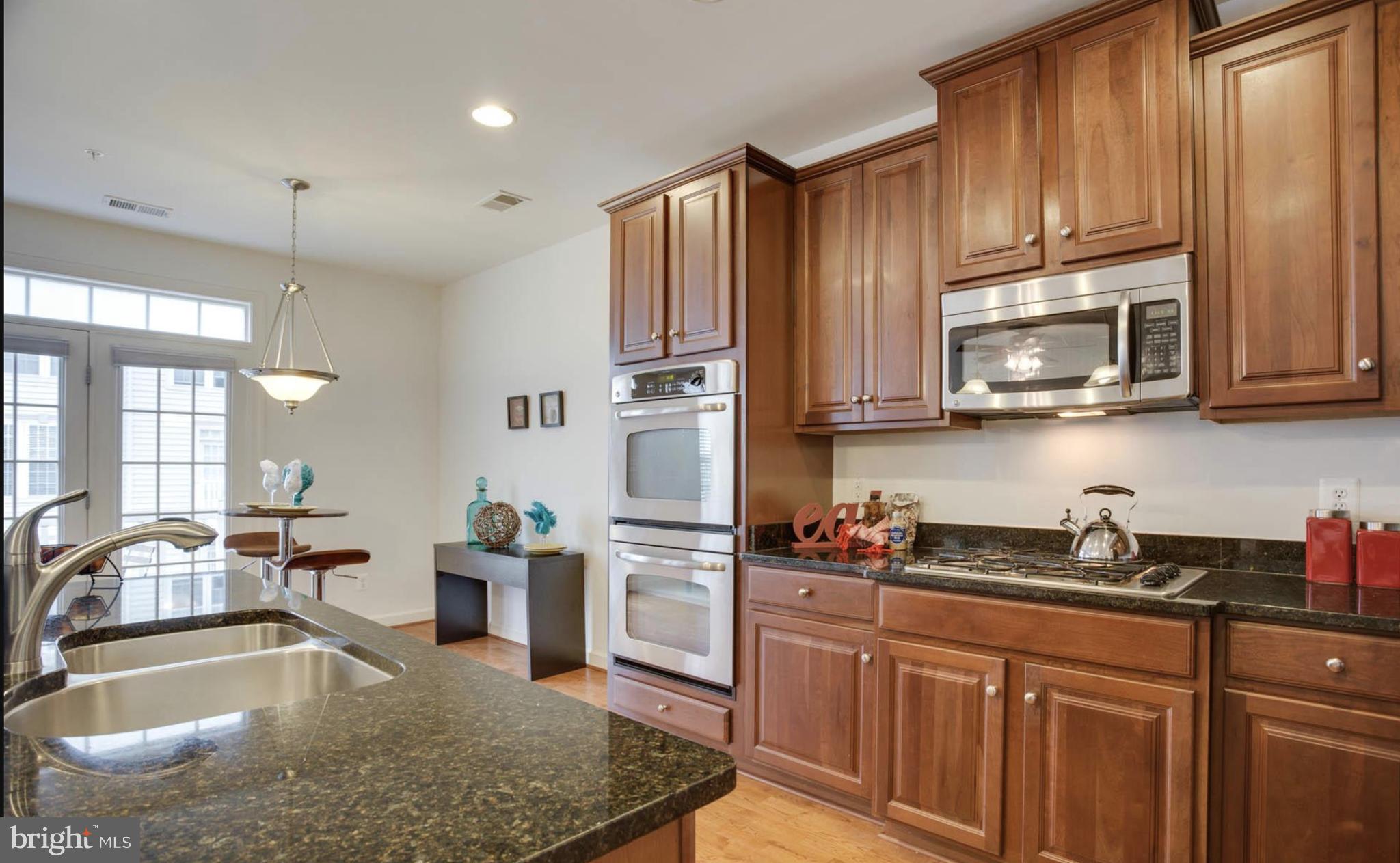 RESIDENCES AT SULLIVAN - Residential Lease