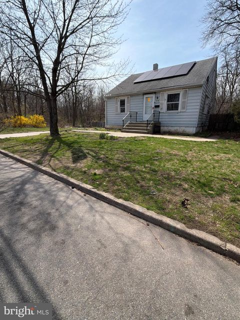 Homes For Sale - 1212 Wood Street<br/> BURLINGTON, NJ 08016