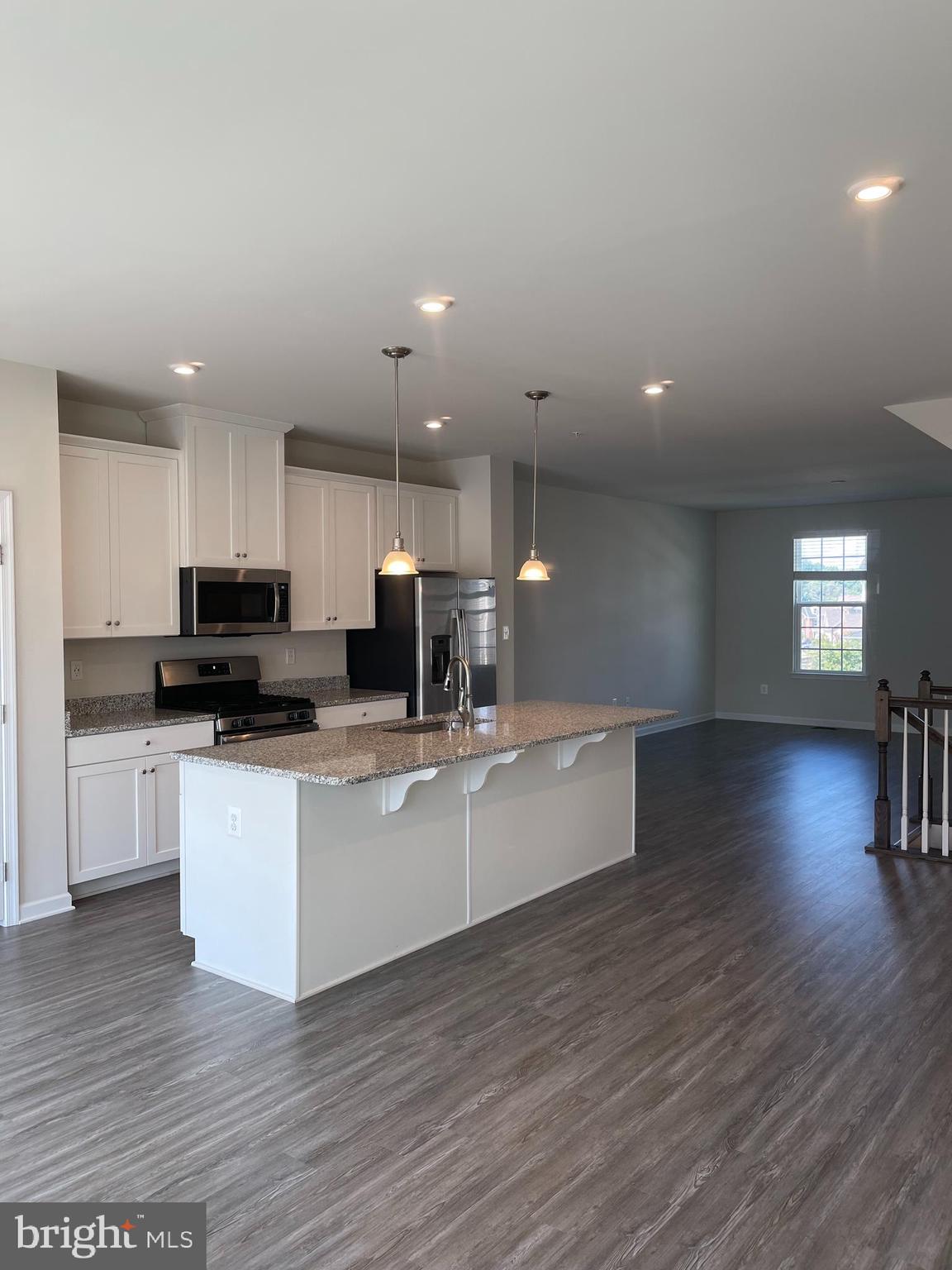 LANDSDALE - Residential Lease