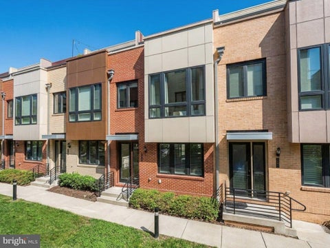 Photo of 130 Cambria Walk, ALEXANDRIA, VA 22304 (MLS # VAAX2067098)