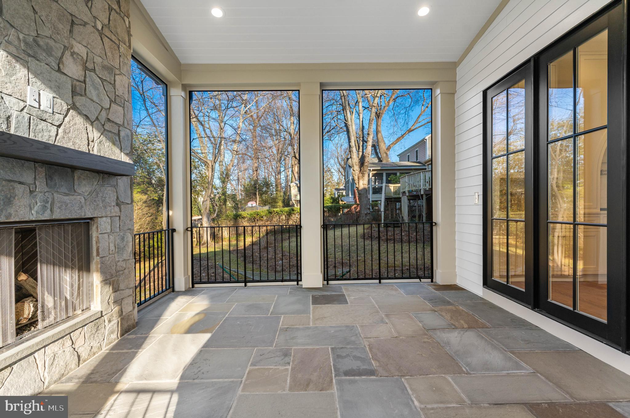 BATTERY PARK HILLS - Residential