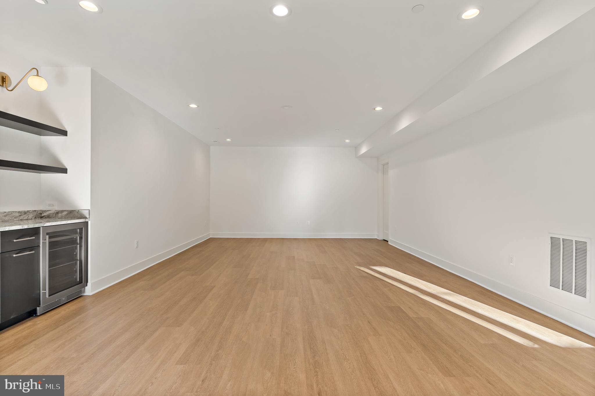 BATTERY PARK HILLS - Residential