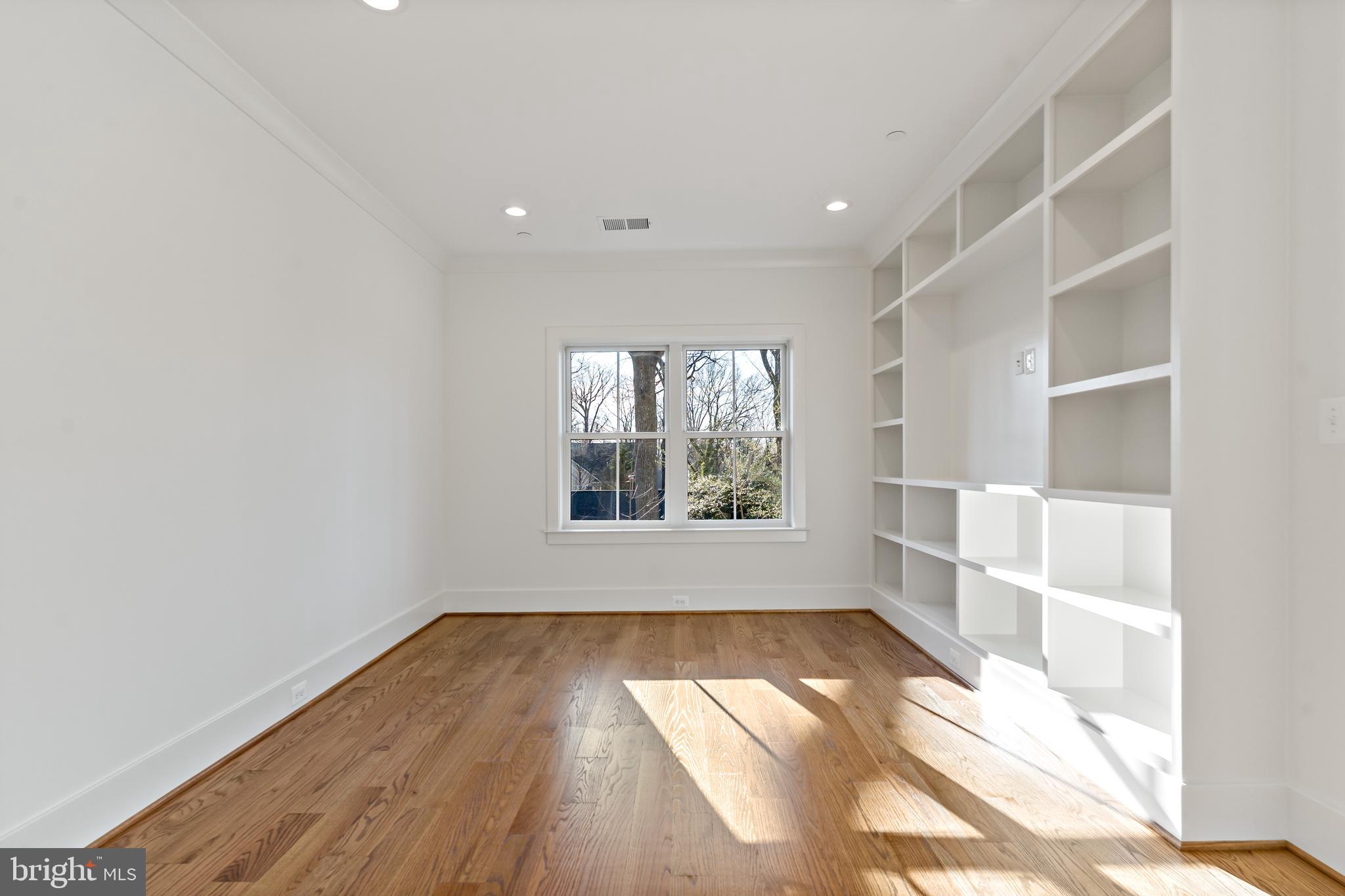 BATTERY PARK HILLS - Residential