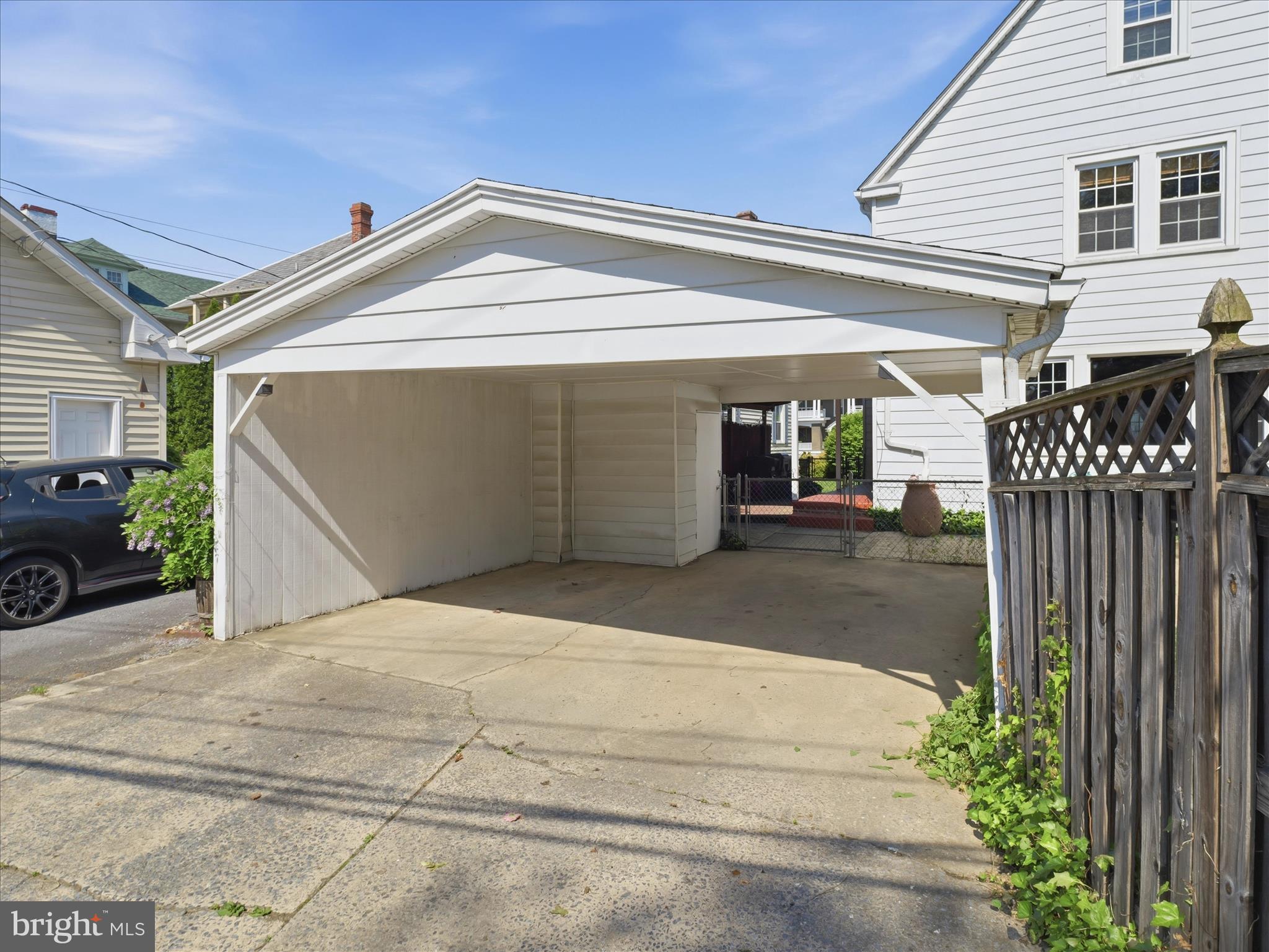 NORTH END - Residential