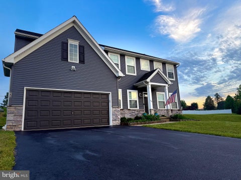Homes For Sale - 20 Greenview Drive<br/> York County, SHREWSBURY, PA 17361