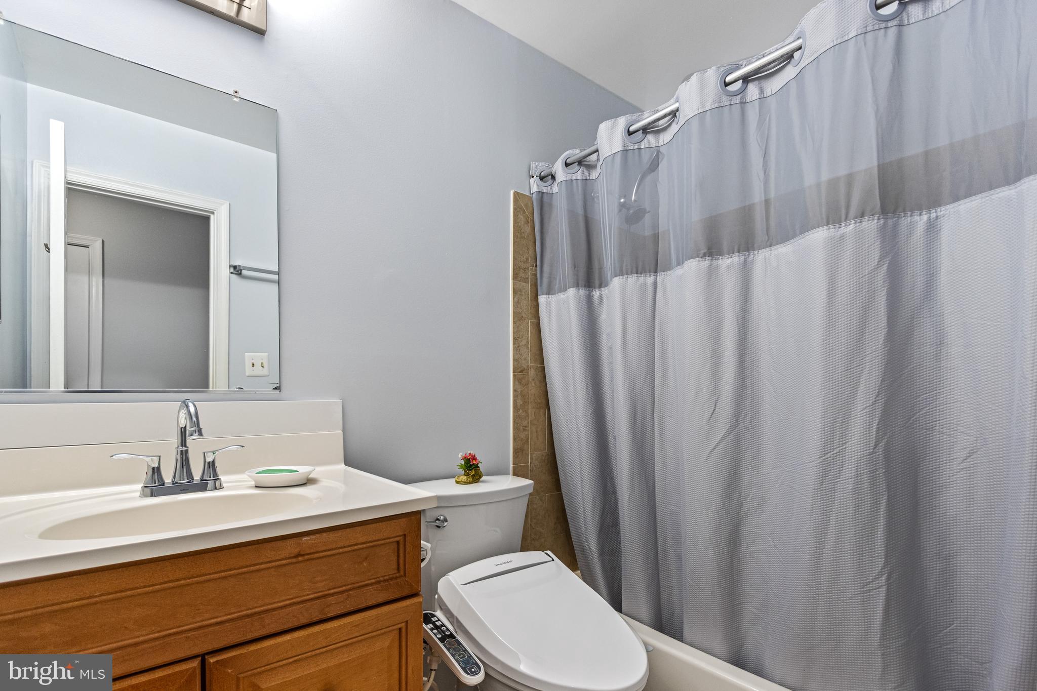 WOODED GLEN - Residential