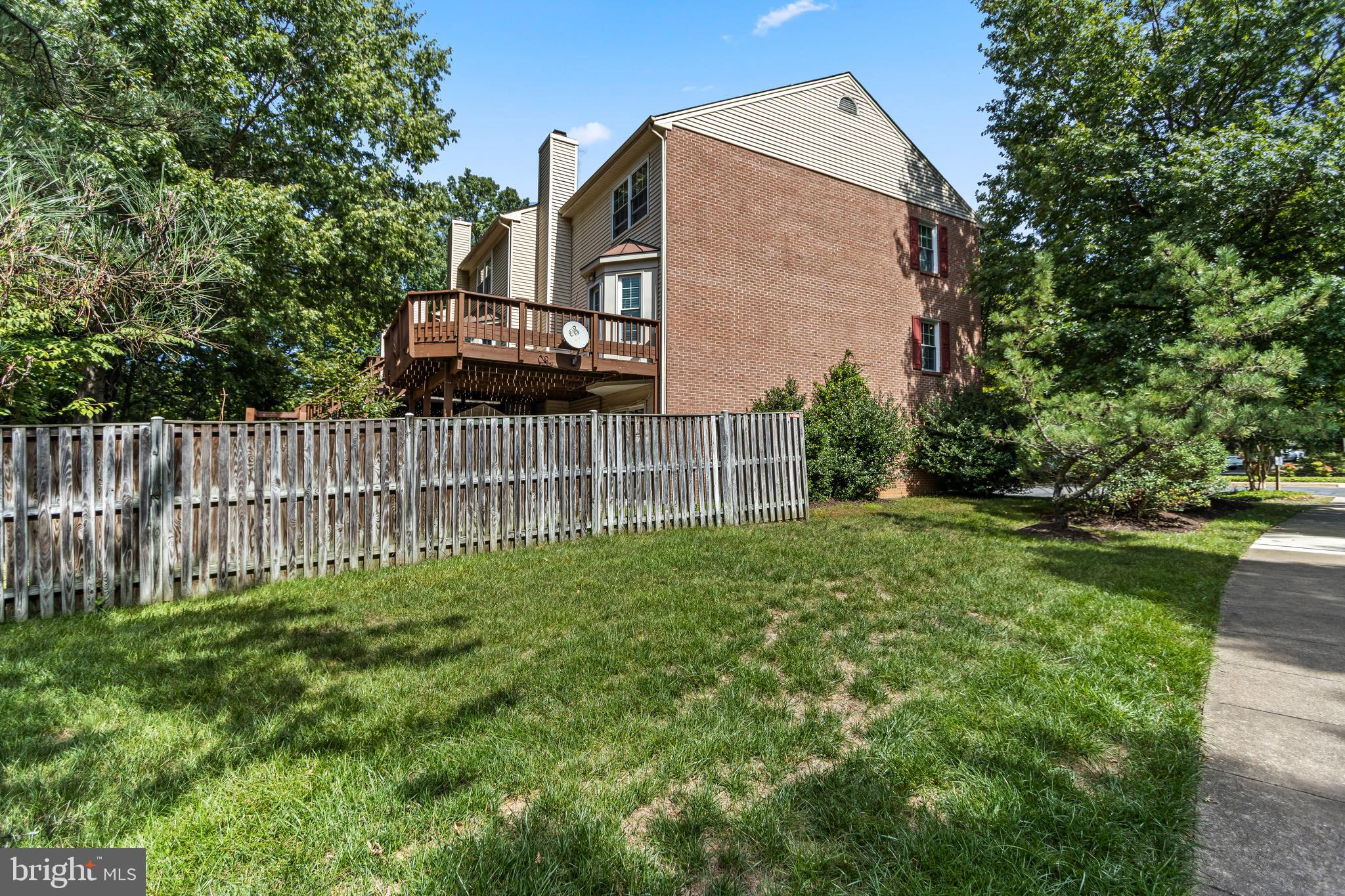 WOODED GLEN - Residential