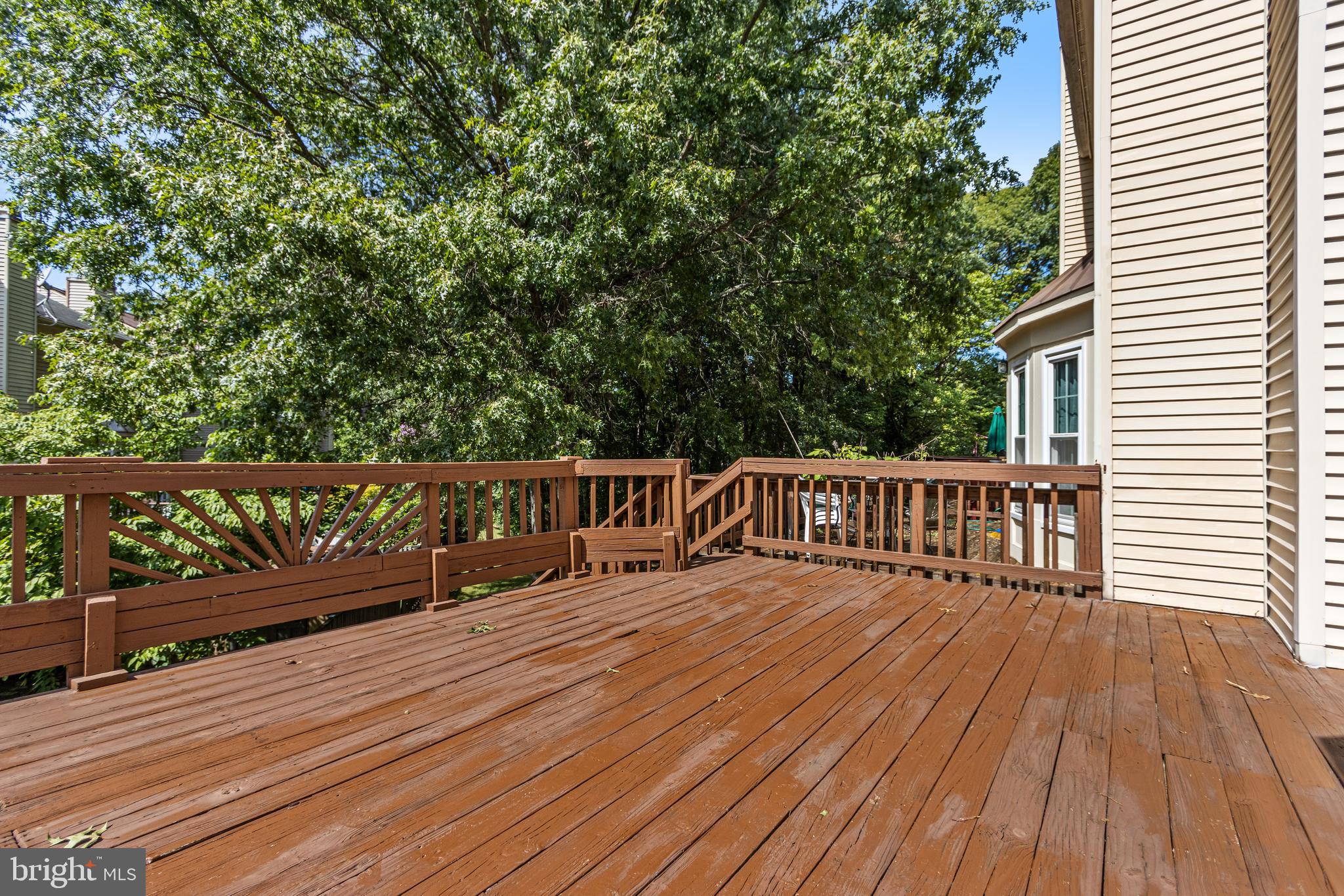 WOODED GLEN - Residential