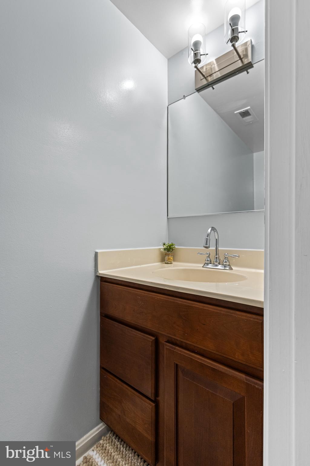 WOODED GLEN - Residential