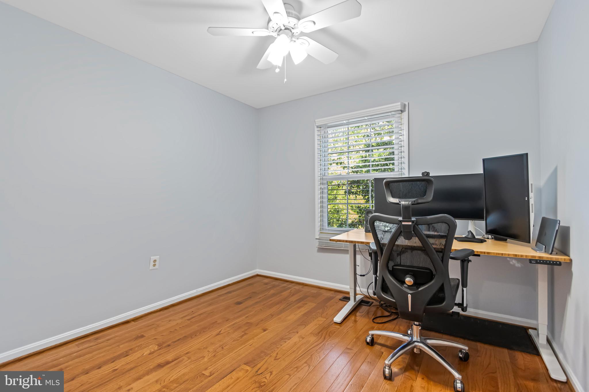 WOODED GLEN - Residential