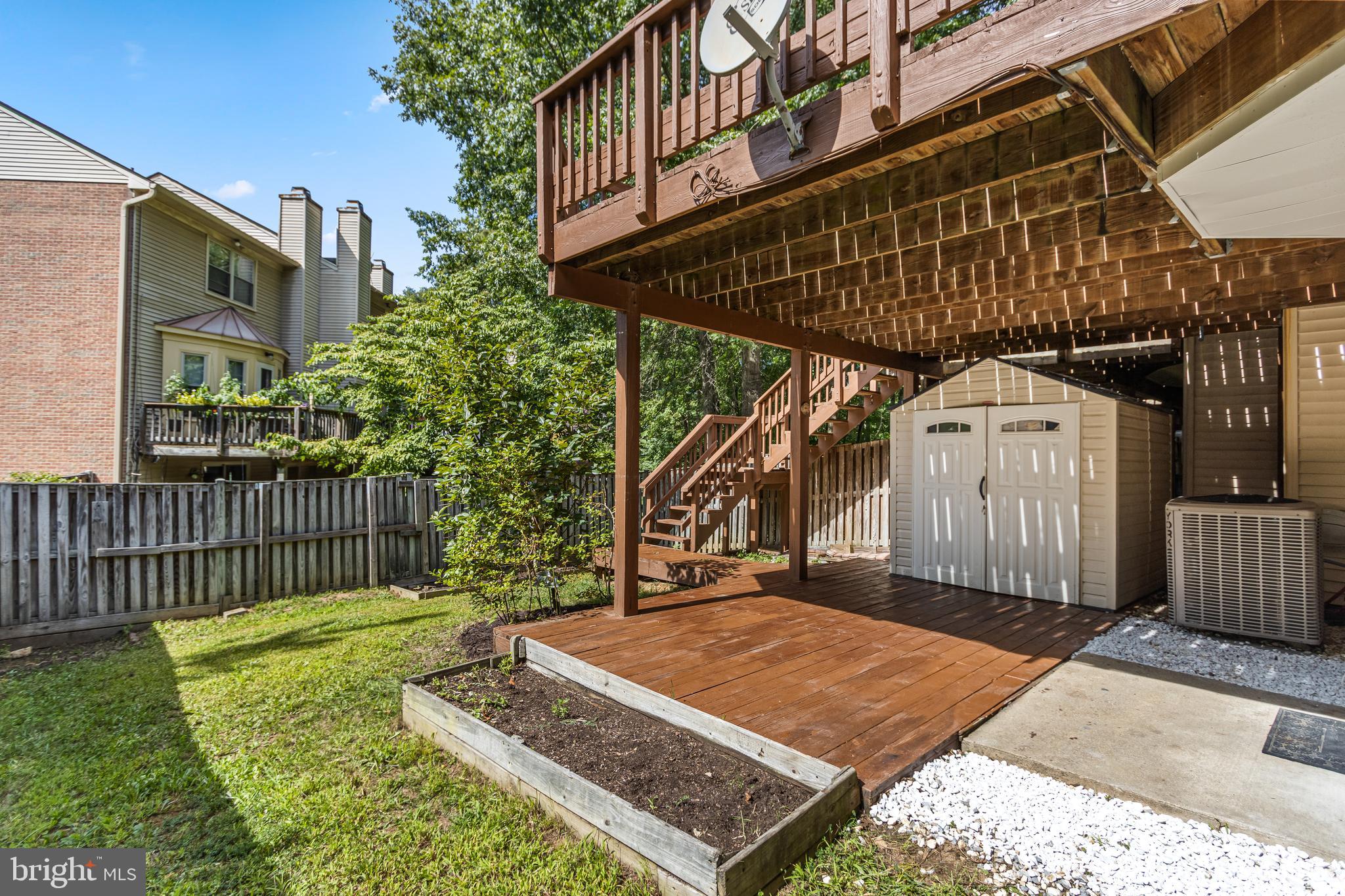 WOODED GLEN - Residential