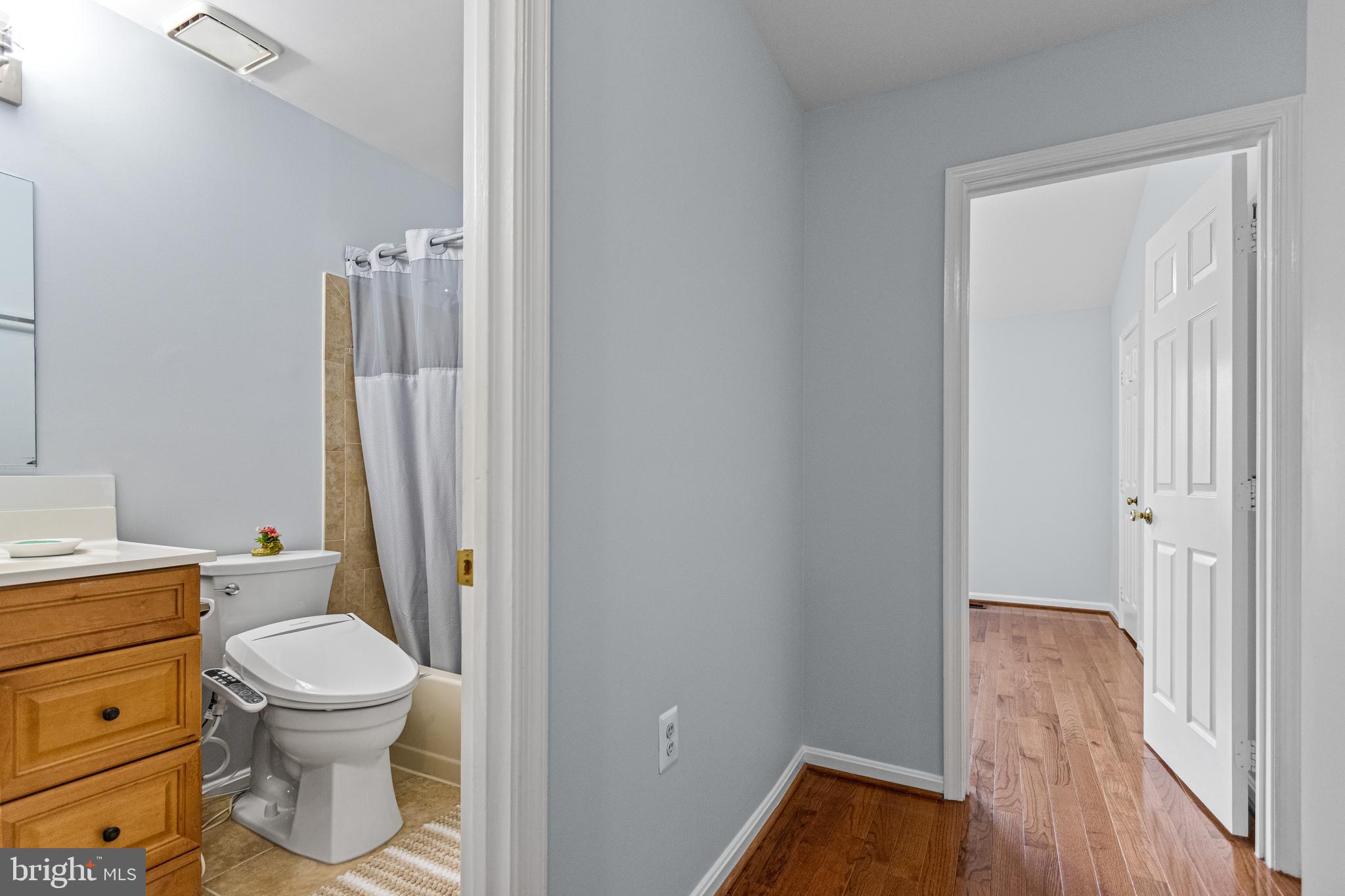 WOODED GLEN - Residential