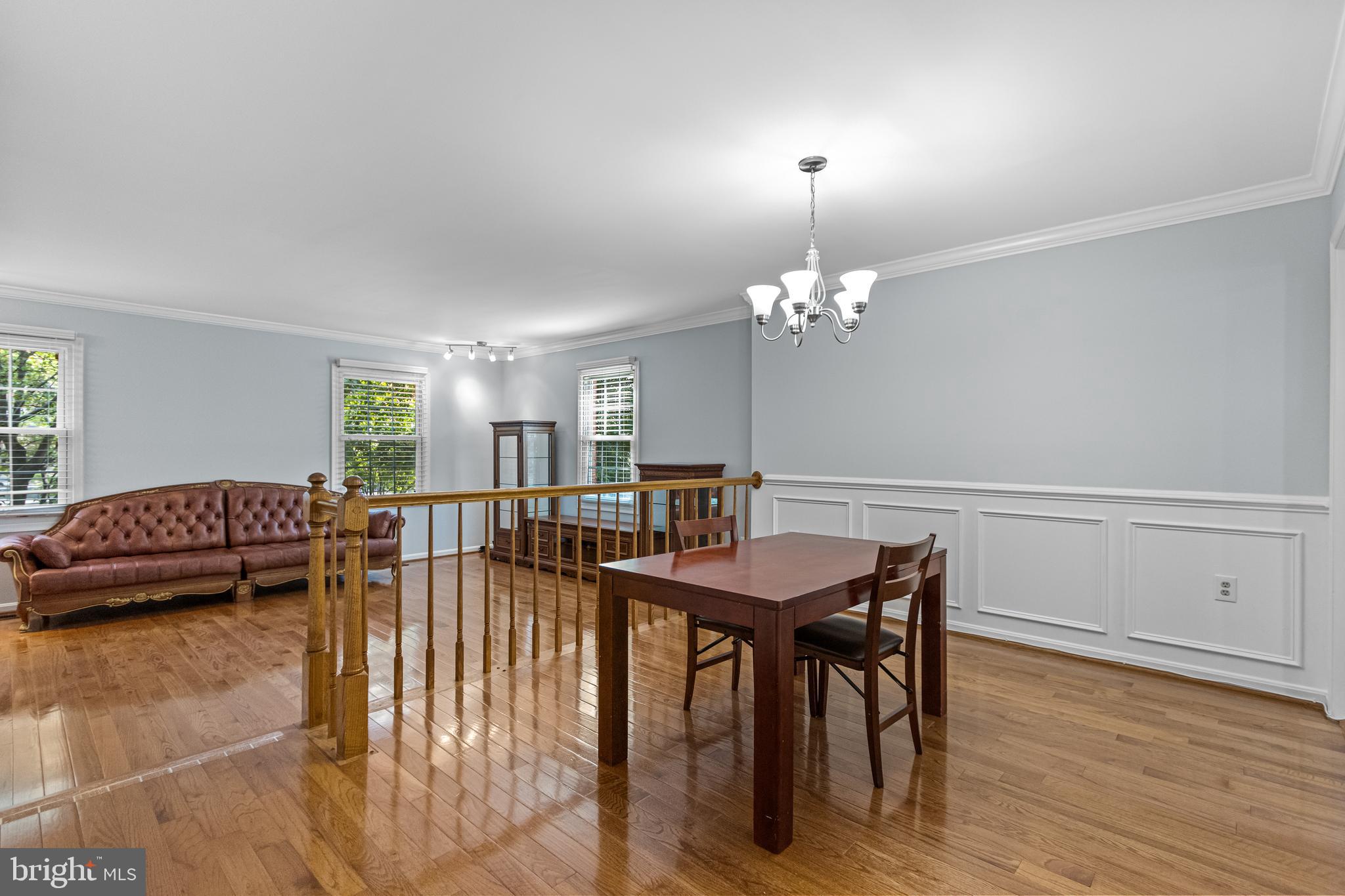 WOODED GLEN - Residential