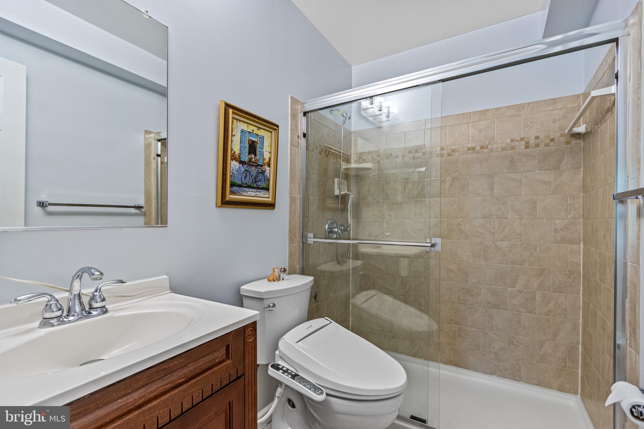 WOODED GLEN - Residential