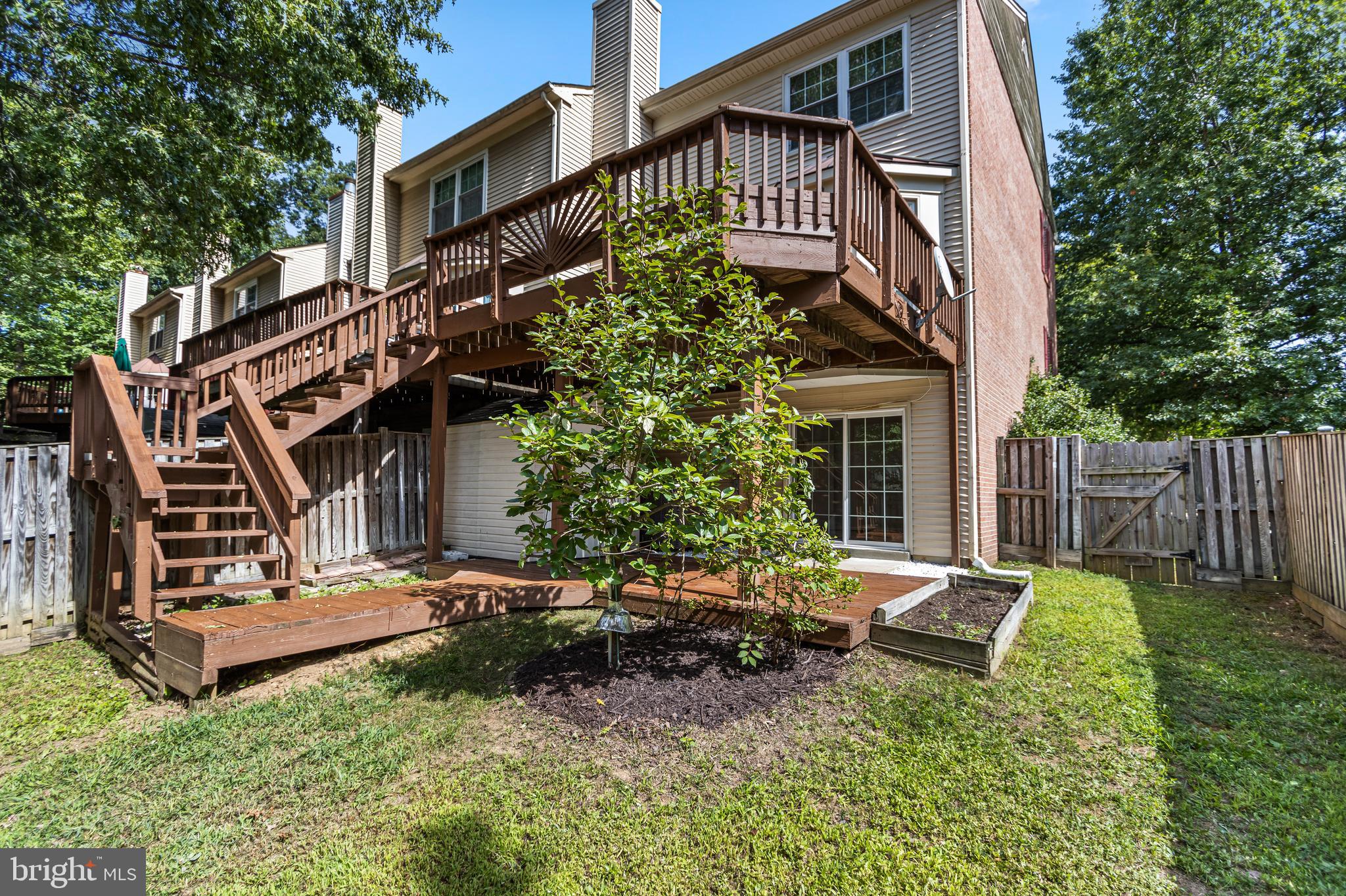 WOODED GLEN - Residential