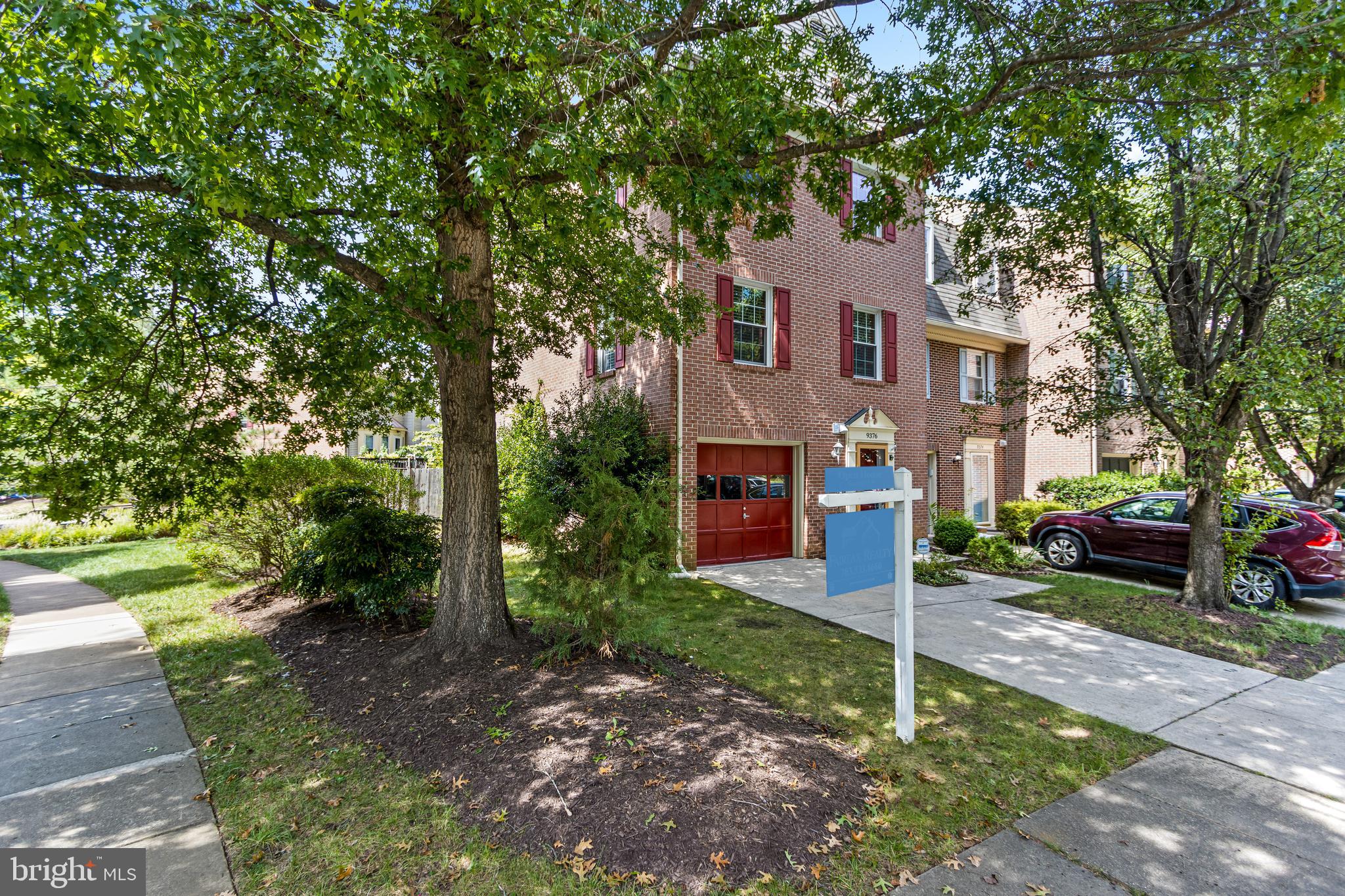 WOODED GLEN - Residential