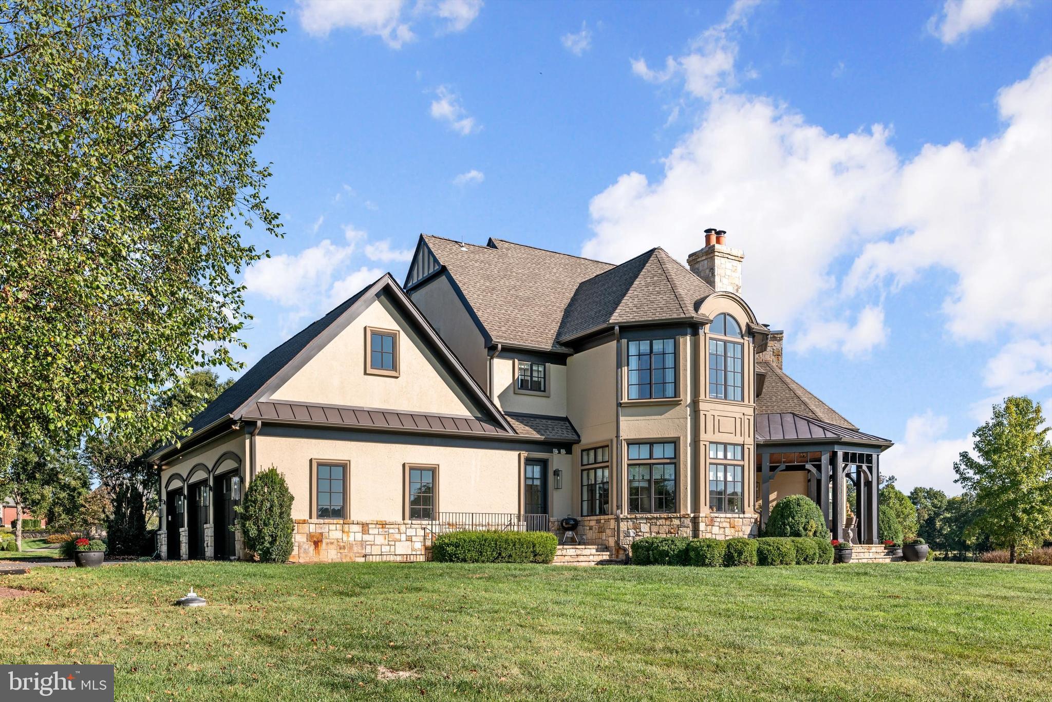 CREIGHTON FARMS - Residential