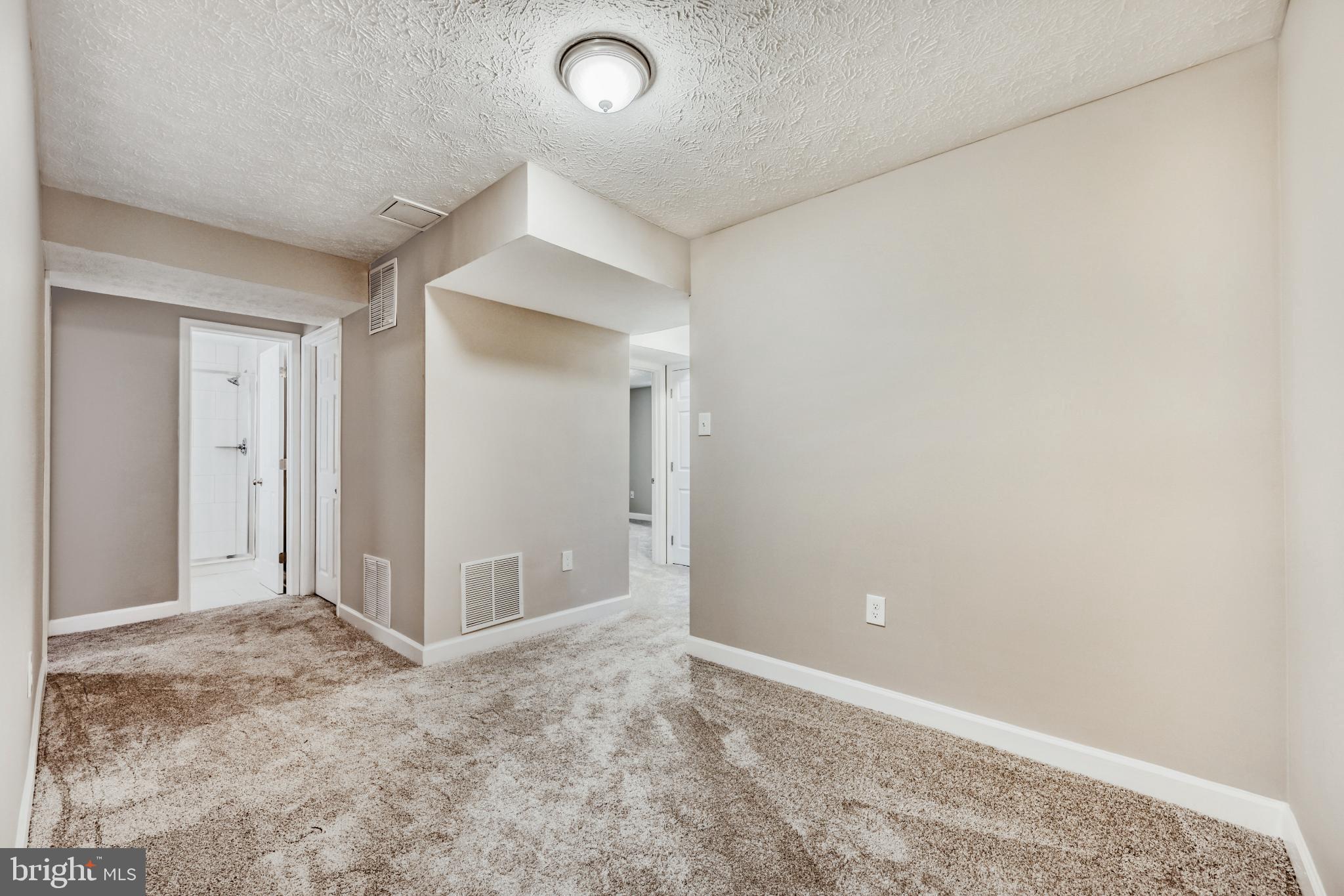 HANOVER WOODS - Residential