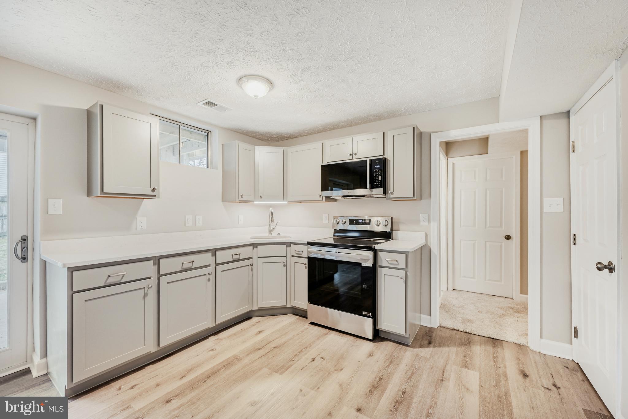 HANOVER WOODS - Residential