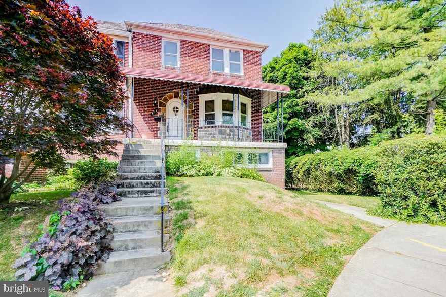 A perfect opportunity to make your perfect home. Put your own ideas to work in this home to make it yours. End unit townhouse; three (3) levels with detached garage. Hardwood floors on 1st and 2nd floors; replacement windows. Needs updating but the house is in good shape. Being sold "as-is"