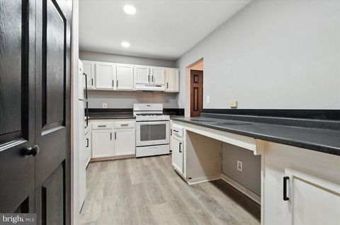 7809 DASSETT COURT 101 ANNANDALE VA 22003