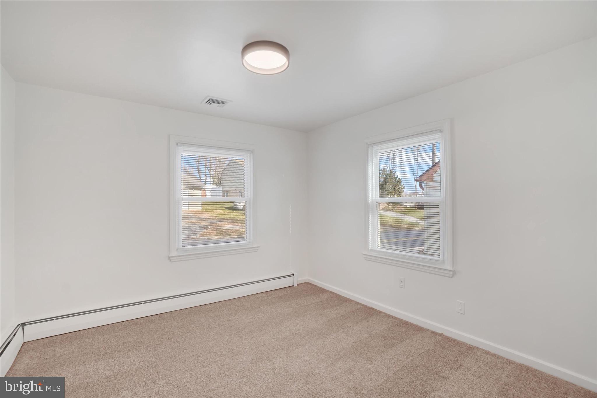 1116 W COLLEGE AVENUE