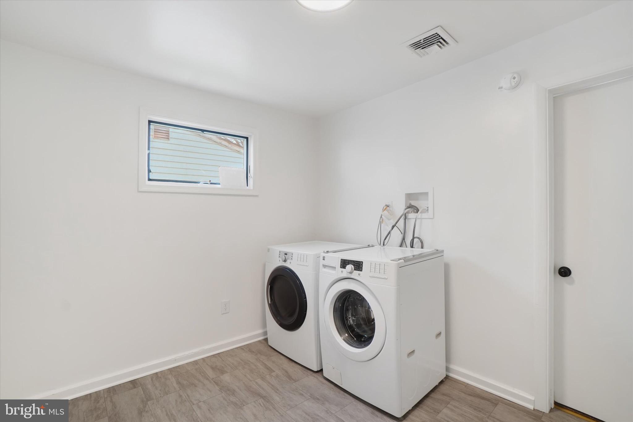 1116 W COLLEGE AVENUE